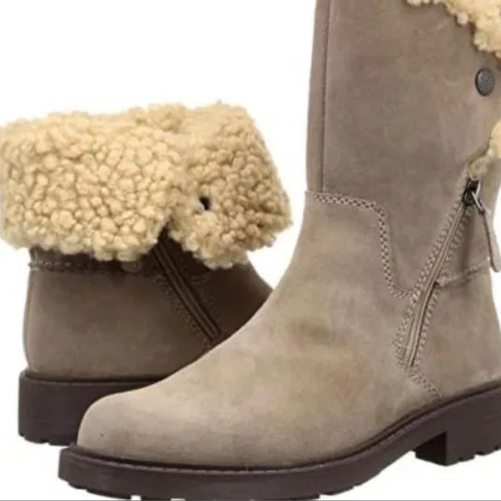 Clarks Tan Ankle Boots with Shearling Cuff